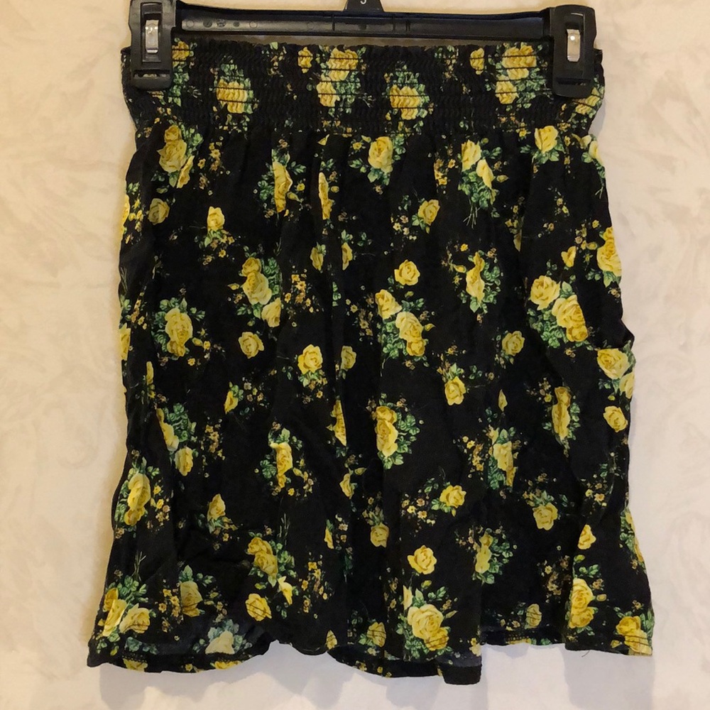 French Atmosphere Black and Yellow Floral Skirt Size S Juniors